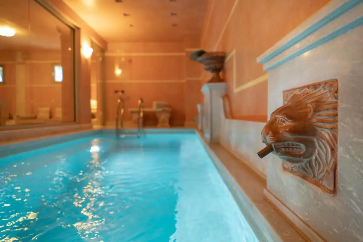 Unique Room With Indoor Pool & Attic Alli Meria Bagian luar foto